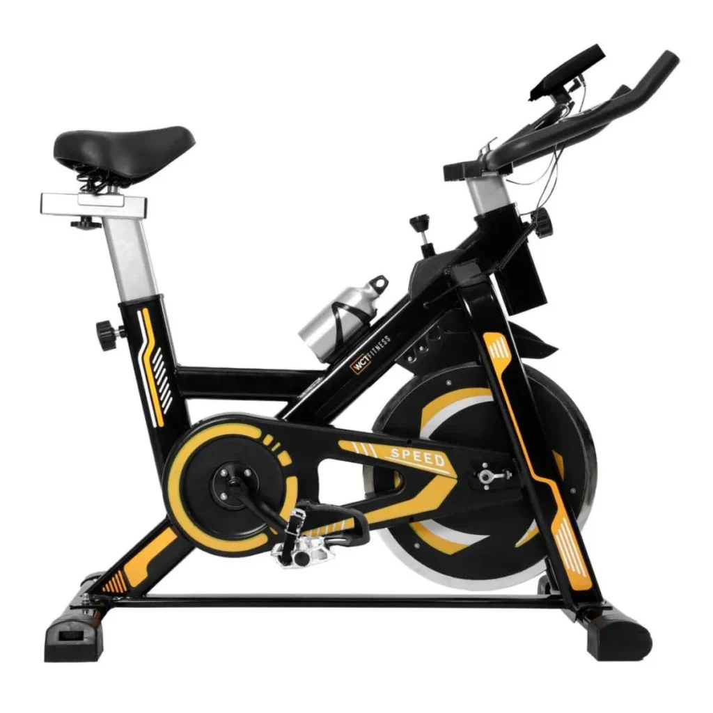 Bicicleta Spinning WCT Fitness 13kg com excelente equilíbrio entre conforto e desempenho.